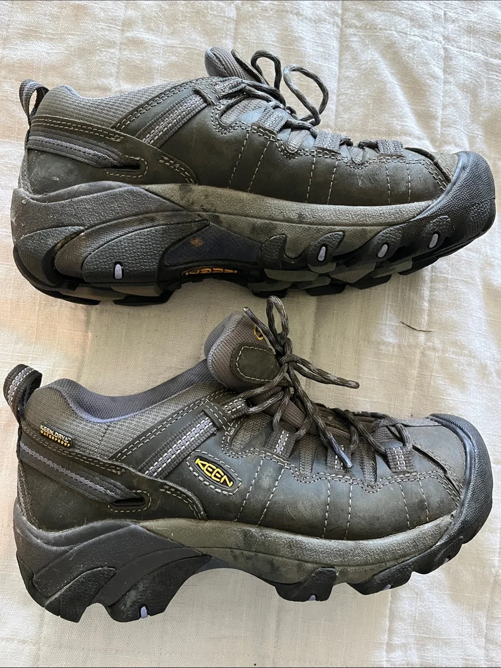 KEEN women’s Gray Low-Profile Hiking Shoes